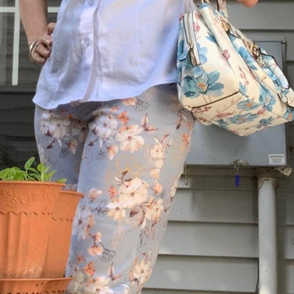 NWT Guess Blue White Floral Shoulder Bag - Picture 6 of 6